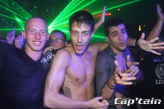 MEGA SHOWER  - Complexe Captain